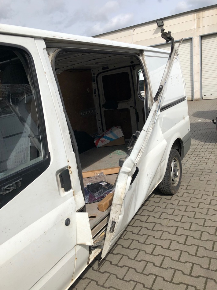 POL-HA: Lieferwagen eines Paketdienstes aufgebrochen - Zeugen gesucht