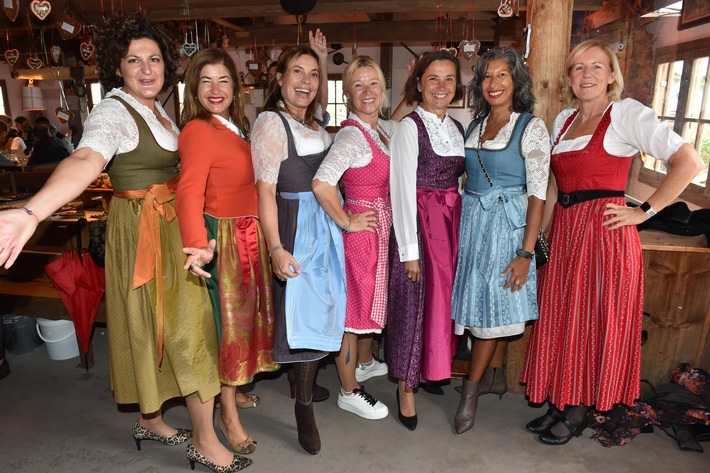 Women&#039;s Wiesn, die dritte. Deutsch-Brasilianisches Unternehmernetzwerk LIDE Deutschland begrüßt LIDE WOMAN® Business Leader auf dem Münchner Oktoberfest