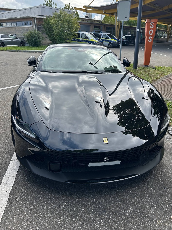 HZA-SI: Tor zum Paradies kostet Ferrari Fahrer über 124.000 Euro/Nach Zollkontrolle am Zollamt Konstanz-Paradiesertor wird in der Schweiz zugelassener Ferrari versteuert