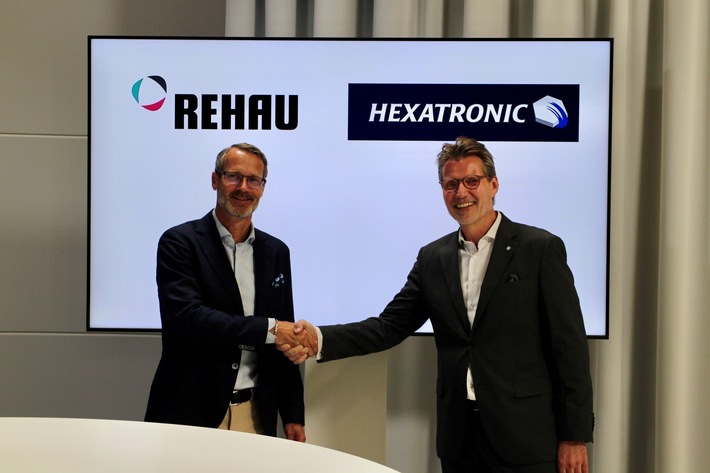 Ein weiterer Schritt im Rahmen der strategischen Neuausrichtung: REHAU verkauft seinen Geschäftsbereich Telekommunikation an das schwedische Unternehmen Hexatronic