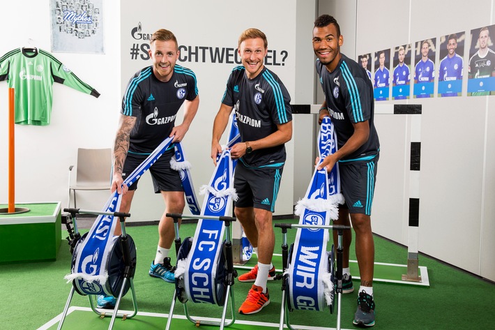 Gazprom Kumpelkarte startet mit Fährmann, Höwedes und Choupo-Moting in die neue Saison