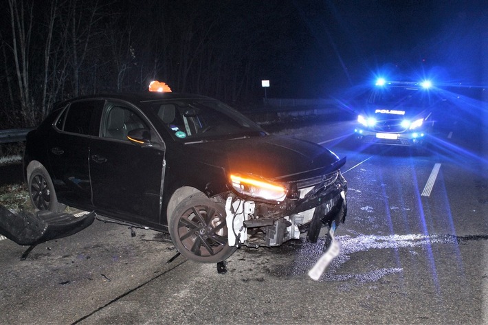 POL-NE: Unfall beim Wenden auf der Landstraße