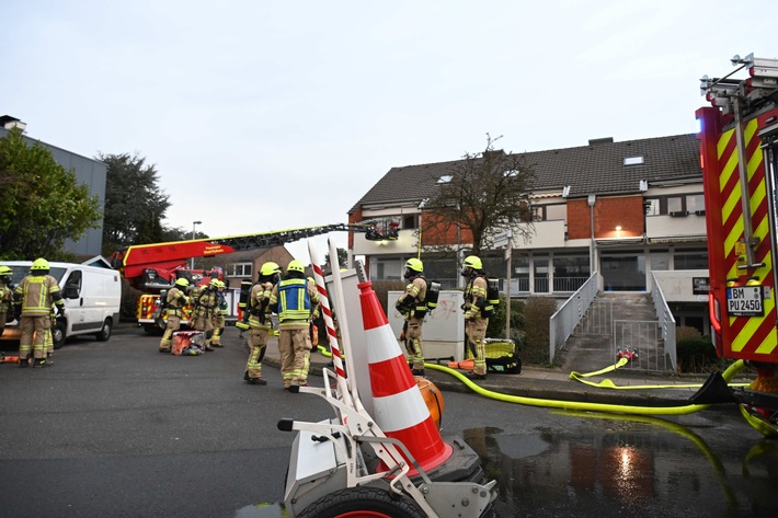 FW Pulheim: Feuer in Sinnersdorf und in Pulheim