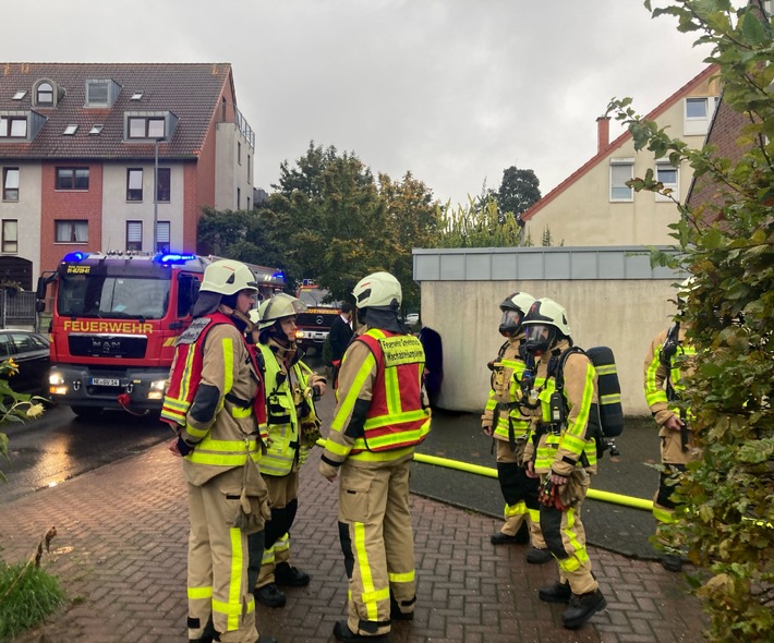 FW Grevenbroich: Gasaustritt in Reihenhaus in Grevenbroich-Elsen