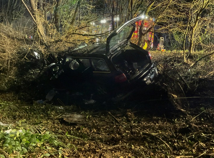 FW Grevenbroich: Ein Verletzter nach Verkehrsunfall bei Grevenbroich-Neukirchen