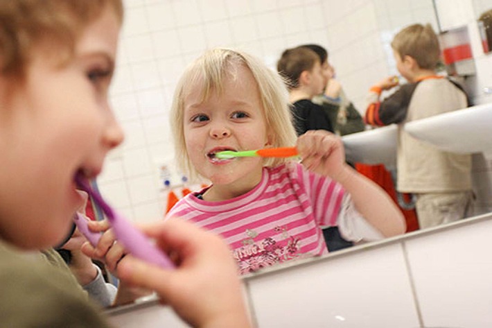 Société Suisse d&#039;Odonto-stomatologie: Soins dentaires scolaires - les cantons oublient-ils leur responsabilité?