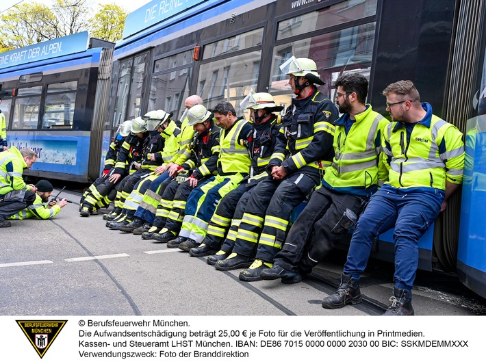 FW-M: Tram entgleist (Schwabing)