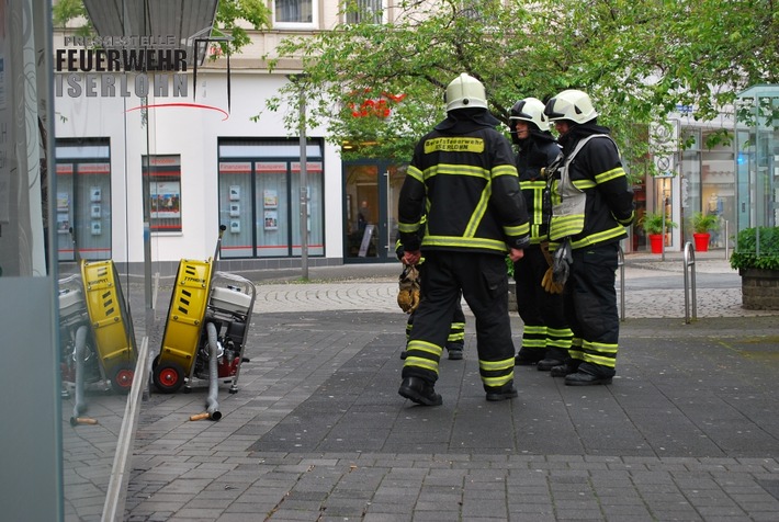 FW-MK: Gasgeruch an der Mendener Straße