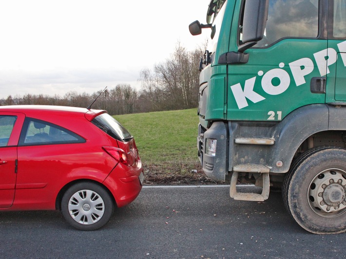 POL-ME: LKW-Auffahrunfall mit Personen- und hohem Sachschaden - Ratingen - 2002126