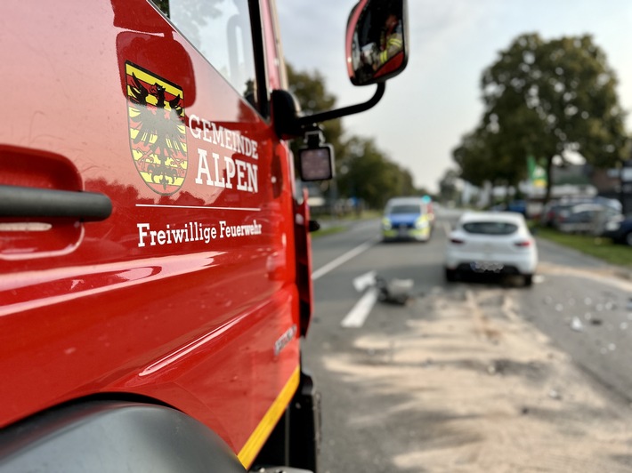 FW Alpen: Zwei verletzte Personen nach Verkehrsunfall