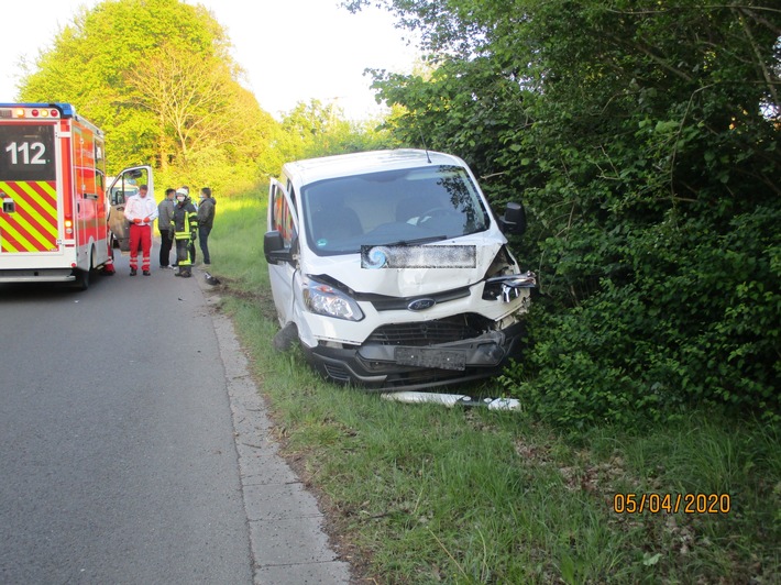 POL-RBK: Burscheid - Verkehrsunfall mit drei Verletzten durch rücksichtsloses Überholmanöver