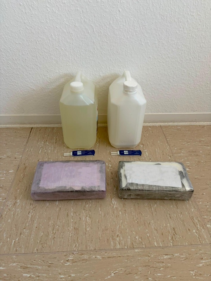 HZA-AC: Kokain und Amphetamin im Wagen: Zoll nimmt mutmaßlichen Drogenkurier fest