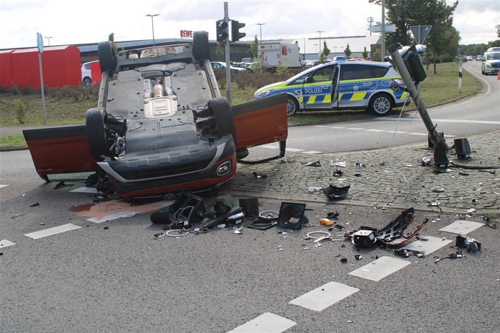 POL-DN: Ampelausfall nach Unfall auf der B56