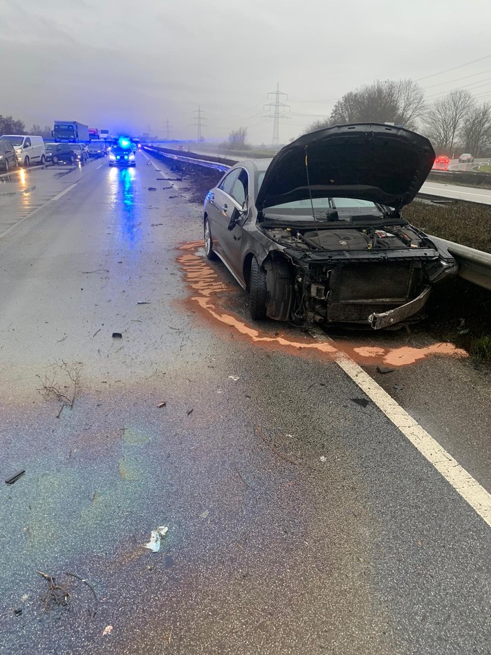 POL-PDNW: Polizeiautobahnstation Ruchheim - Verkehrsunfall am Kreuz Ludwigshafen führt zur Vollsperrung der BAB 61