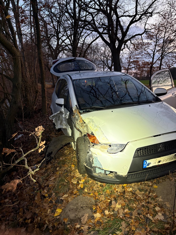 POL-HRO: Unfall bei Banzkow: Kleinkind bleibt unverletzt, Fahrer leicht verletzt