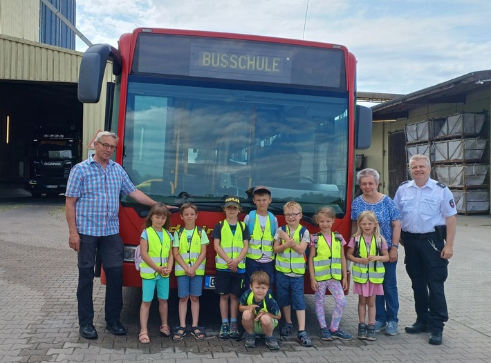 POL-GF: Busschule in Ohrdorf: Training für kleinste Passagiere