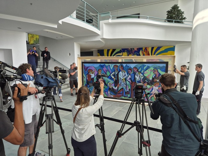 Spektakulärer Kunsttransport aus dem Berliner Bundeskanzleramt ins Kunstmuseum Bern / Kirchner x Kirchner