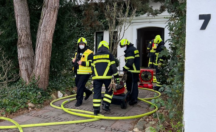 FW Sankt Augustin: Foto zu Küchenbrand in Niederpleis