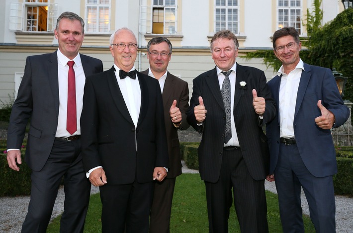 Ruscheinsky zum Ehrenpräsident des Bundesverbandes VEDA gewählt /
Galaabend in Salzburg Schloss Leopoldskron mit 150 Gästen
