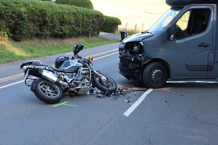POL-GM: Motorradfahrer bei Unfall auf der B237 schwer verletzt