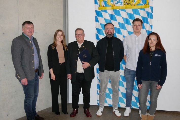 125 Gebäude in Loiching erhalten M-net Glasfaseranschlüsse für Gigabit-Internet