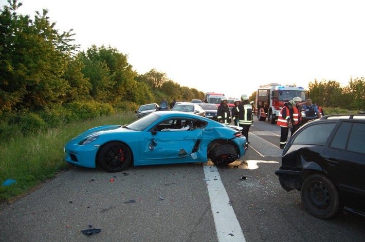 POL-PDPS: Contwig - Schwerer Verkehrsunfall auf der A8