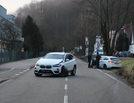 POL-PDNW: Verkehrsunfall mit leicht verletzter Person und hohem Sachschaden