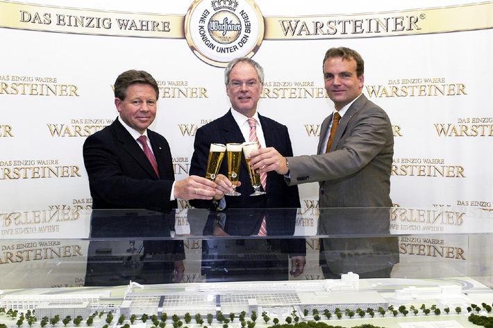 Pole Position für Warsteiner /  Die Warsteiner Brauerei und der Nürburgring beschließen Partnerschaft