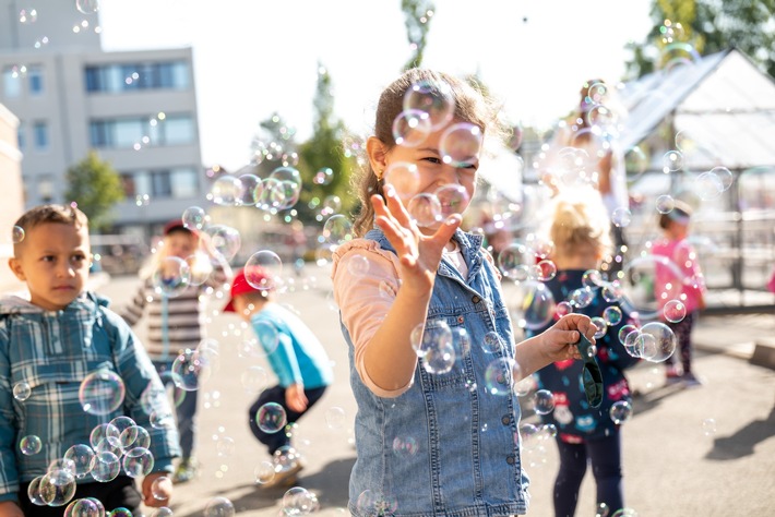 Weltkindertag am Kirschberg in Weimar: BPD veranstaltete Kinderfest für die "Holzwürmchen"