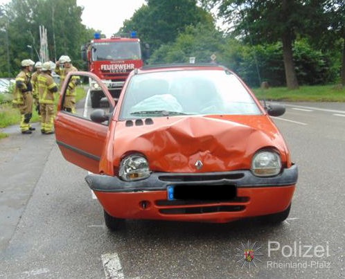 POL-PPWP: 78-Jähriger bei Verkehrsunfall leicht verletzt