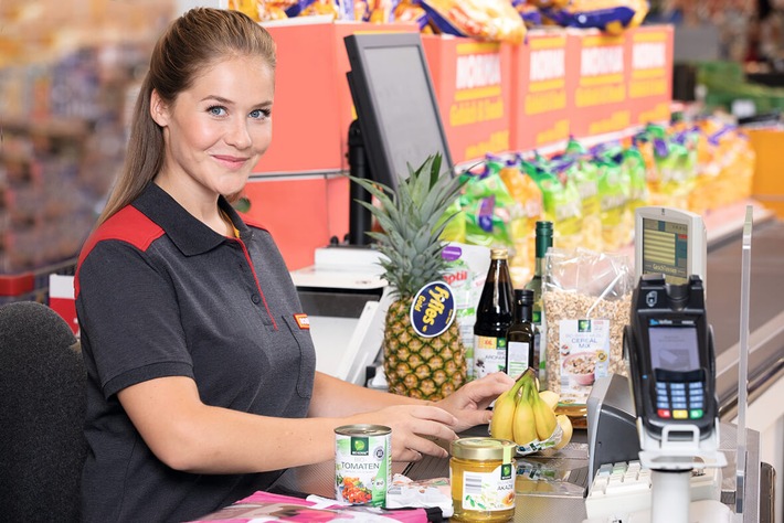 Top-Bezahlung in der Branche: NORMA-Einstiegslohn steigt ab Oktober auf 14,00 Euro / Lebensmittel-Discounter erhöht ein weiteres Mal freiwillig den Mindestlohn