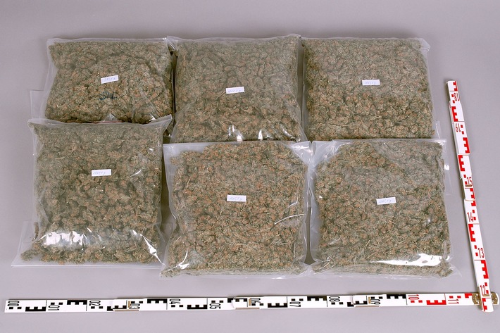 POL-D: Flingern - Mit sechs Kilogramm Marihuana unterwegs -  Drogenkurier aufgeflogen - Untersuchungshaft