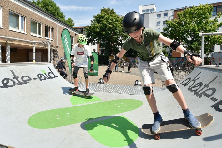 Skateboarding auf dem Stundenplan: skate-aid-Workshops für Schülerinnen und Schüler