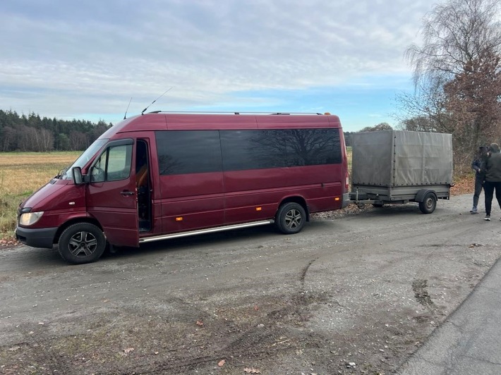 POL-CUX: Umfangreiche Kontrolle von Kleintransportern führt zu zahlreichen Verstößen (Foto im Anhang)