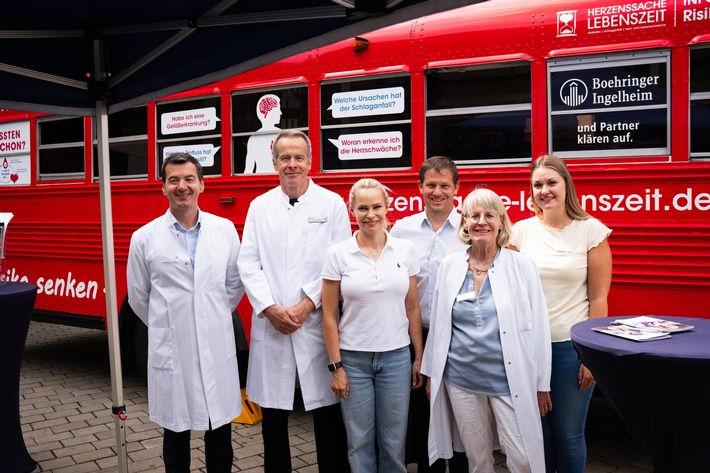 Vorsorge im Fokus: Großer Andrang beim Infobus der Initiative „Herzenssache Lebenszeit“