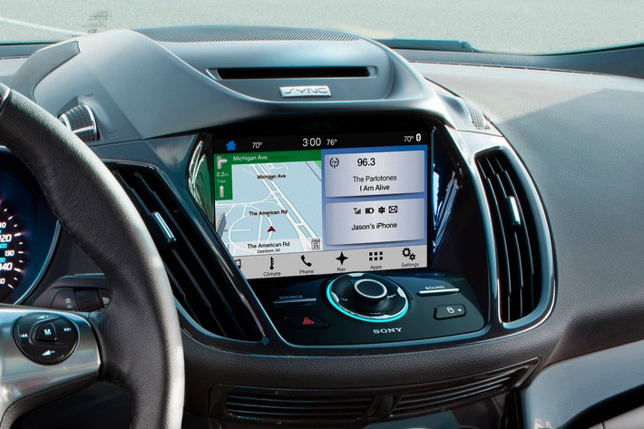 Ford präsentiert auf dem "Mobile World Congress" das neue, sprachgesteuerte SYNC 3-System (FOTO)