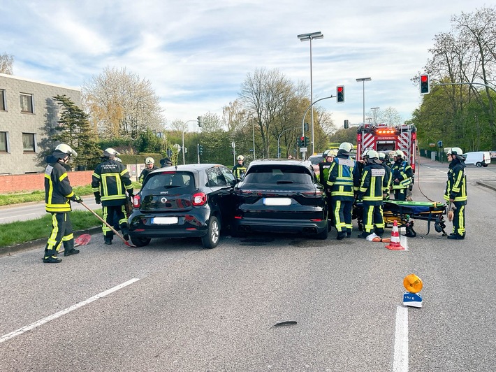 FW-BO: Verkehrsunfall auf der Berliner Straße in Wattenscheid am Mittwochabend