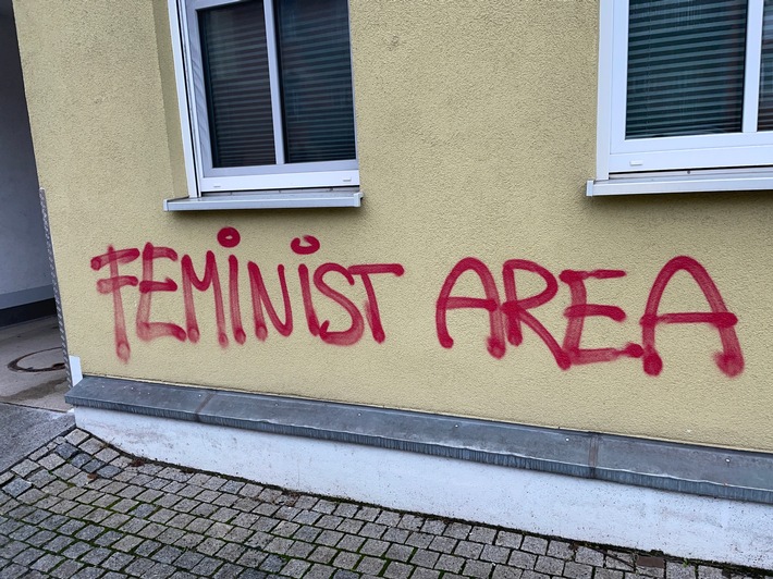 LPI-J: Großflächige Graffiti gesprüht