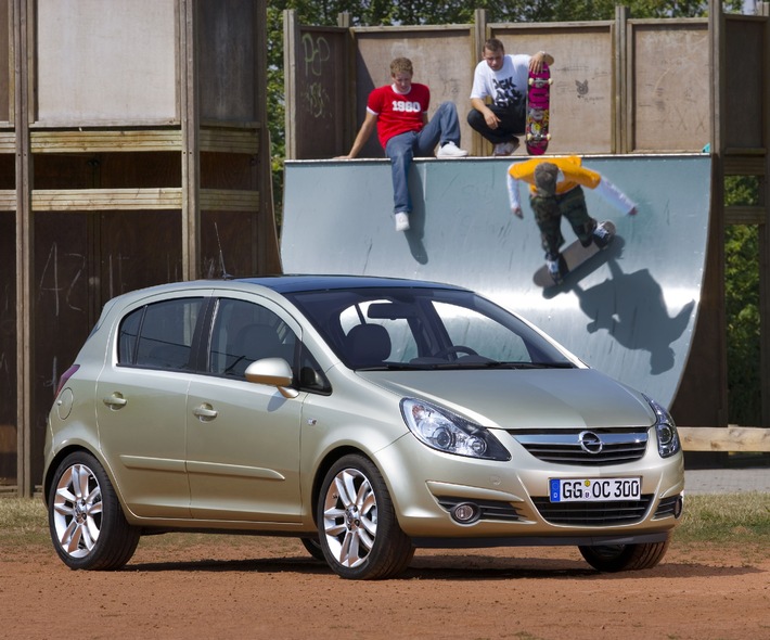 Mit neuem Opel Corsa auf den Spuren der jungen Fun-Generation