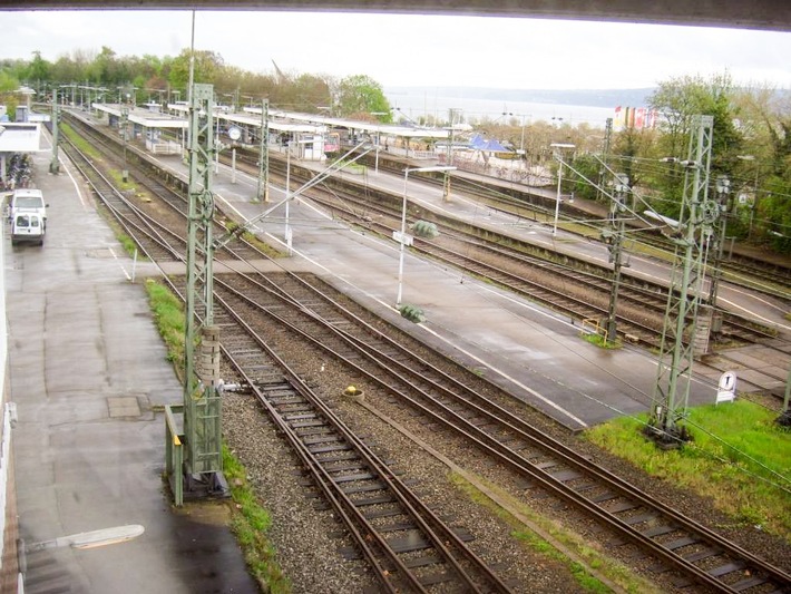 BPOLI-KN: Bahnhof Radolfzell: Platzverweis für 62-jährigen Pöbler