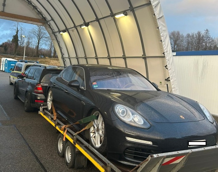HZA-UL: Kontrollen auf der A96/Nicht bezahlt: Zoll behält geschmuggelten Porsche ein