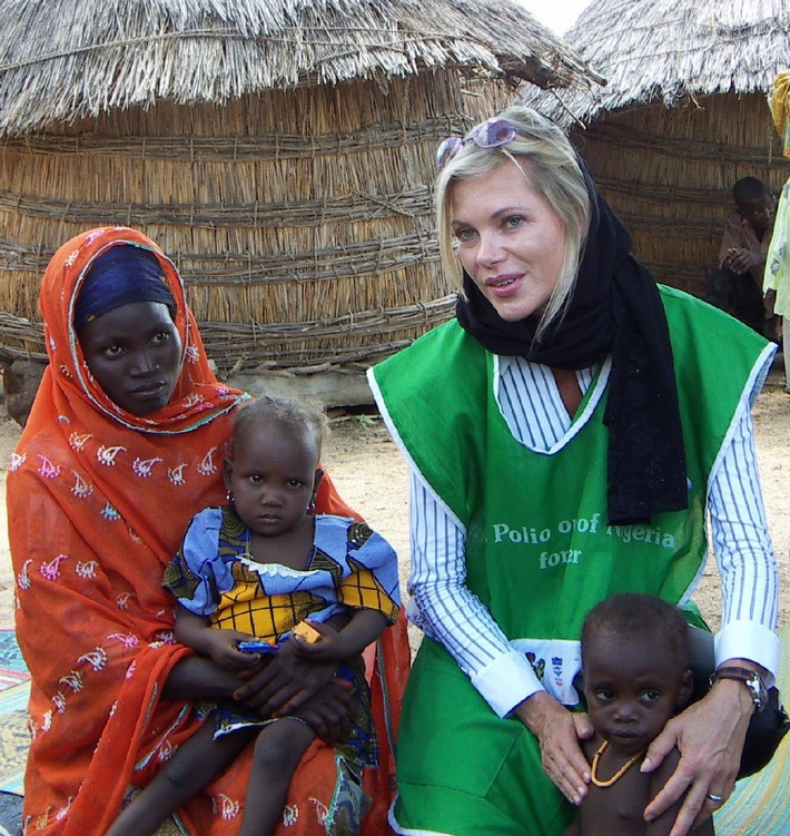 Charmin und Nina Ruge unterstützen UNICEF im Kampf gegen Polio / Die sechste Runde der Impfkampagne in Afrika hat soeben begonnen