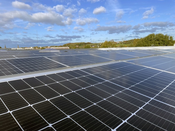 Neue Photovoltaikanlage: Ardex investiert in nachhaltige Stromerzeugung
