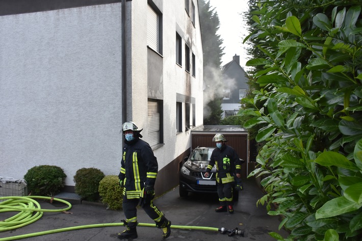 FW-DO: 17.08.2021 - FEUER IN DORTMUND-LOH Küchenbrand in Mehrfamilienhaus