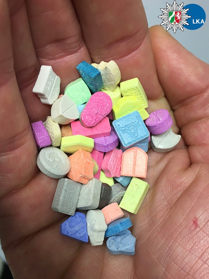 LKA-NRW: Bunte Pillen mit tödlicher Wirkung Wirkstoffgehalte der Ecstasy-Pillen (XTC) immer höher Gefährlicher Mischkonsum mit Alkohol und anderen Drogen