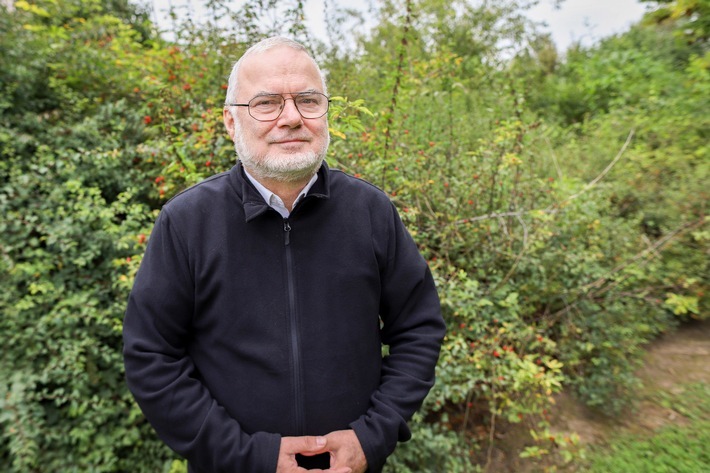 Bürgerdelegation Sachsen-Anhalt Lutz Fiedler: "Mein Ehrenamt mache ich auch für die Zukunft meiner Kinder und meiner Enkel" // (c) Staatskanzlei / Bürgerdelegation Sachsen-Anhalt: "Mein Ehrenamt mache ich auch für die Zukunft meiner Kinder und meiner Enkel" /  Weiterer Text über ots und www.presseportal.de/nr/157804 / Die Verwendung dieses Bildes ist für redaktionelle Zwecke unter Beachtung ggf. genannter Nutzungsbedingungen honorarfrei. Veröffentlichung bitte mit Bildrechte-Hinweis.