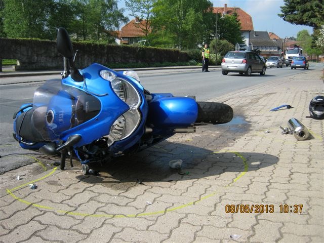 POL-HI: Eime - Motorradfahrer nach Unfall schwer verletzt