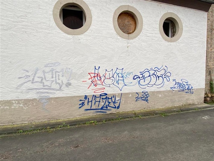 POL-PDKL: Gleich mehrere Graffiti festgestellt