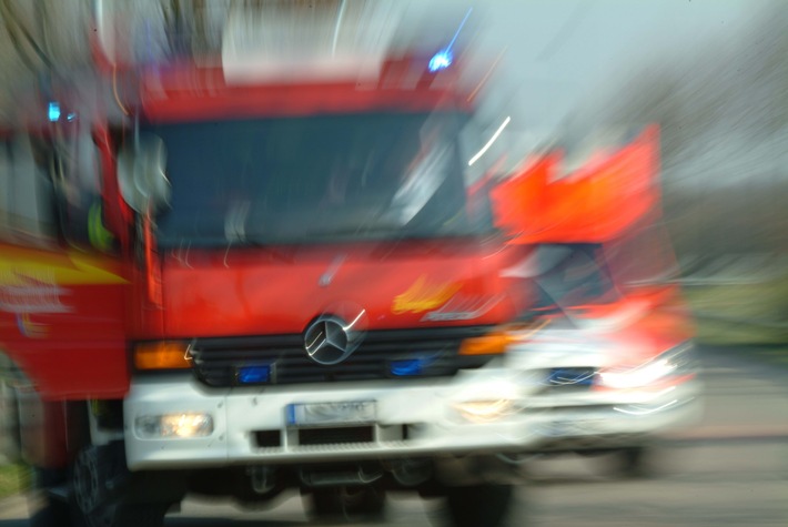 POL-ME: BMW an der Ampel in Brand geraten - Erkrath - 2105032