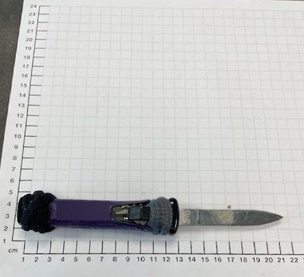 BPOL NRW: Bundespolizei findet ein verbotenes Messer, Drogen und vollstreckt Haftbefehl